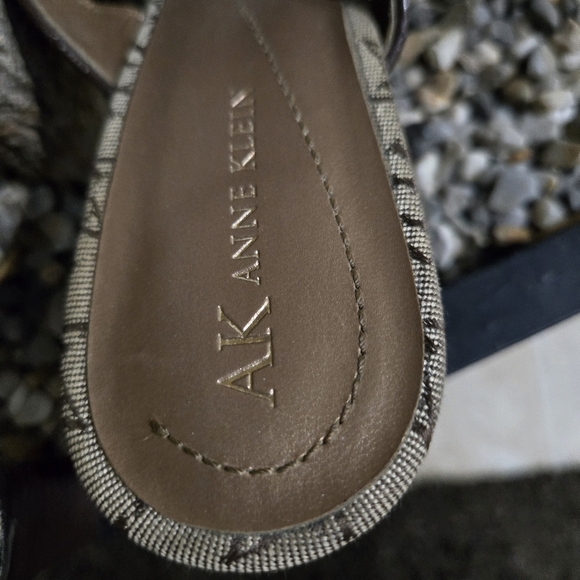 Anne Klein Signature Heeled Thong Sandals - Picture 4 of 8